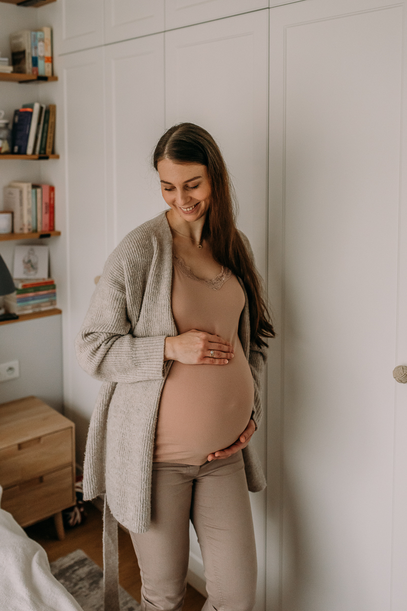 sesja domowa w ciąży - jak się do niej przygotować 