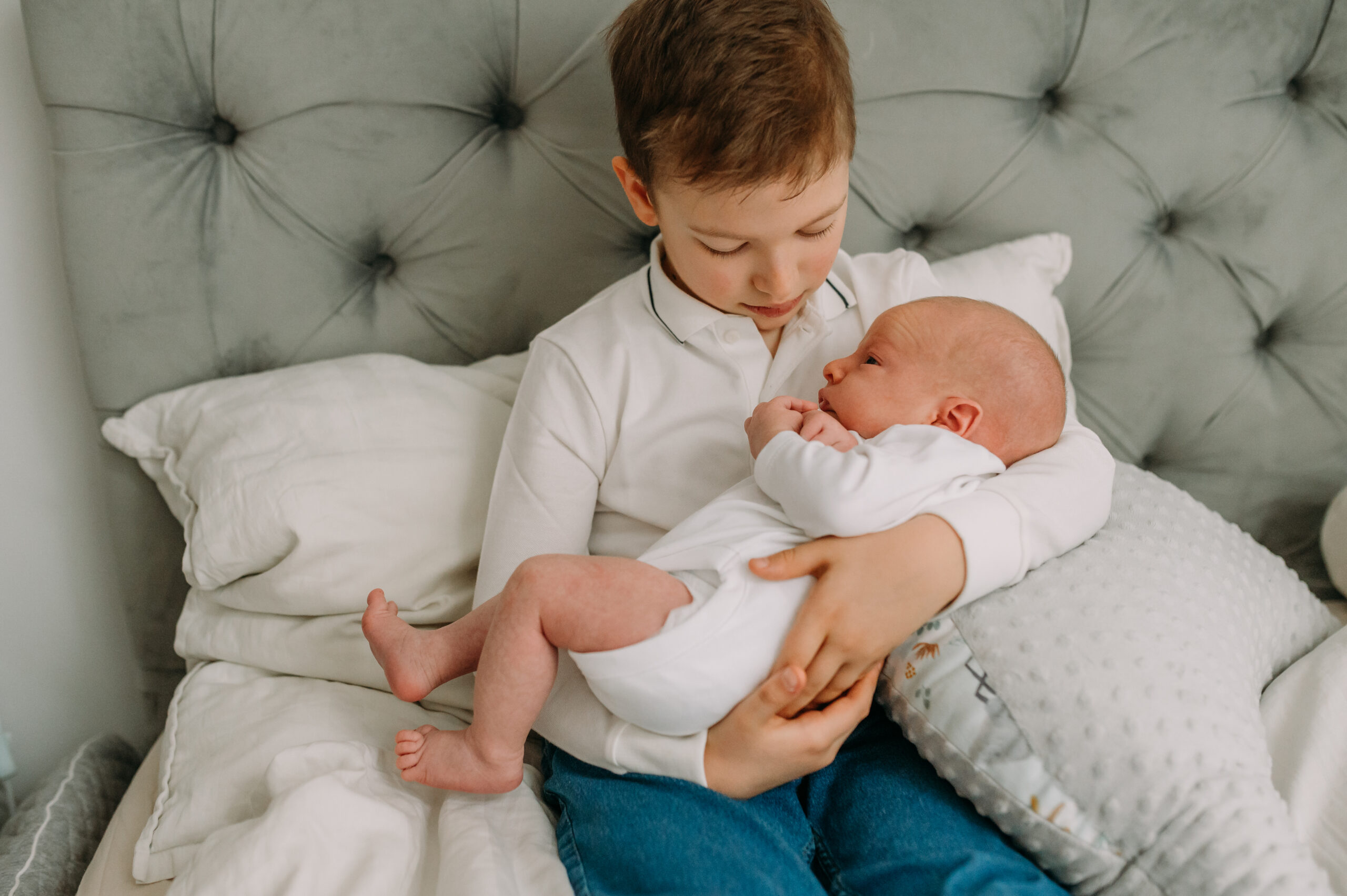 Miłość do naturalnej fotografii noworodkowej