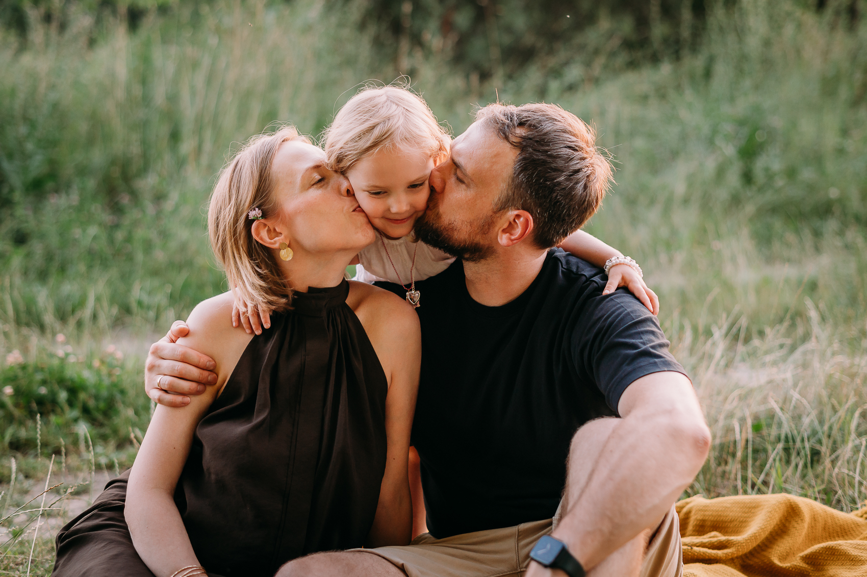 sesja ciążowa podczas złotej godziny Warszawa