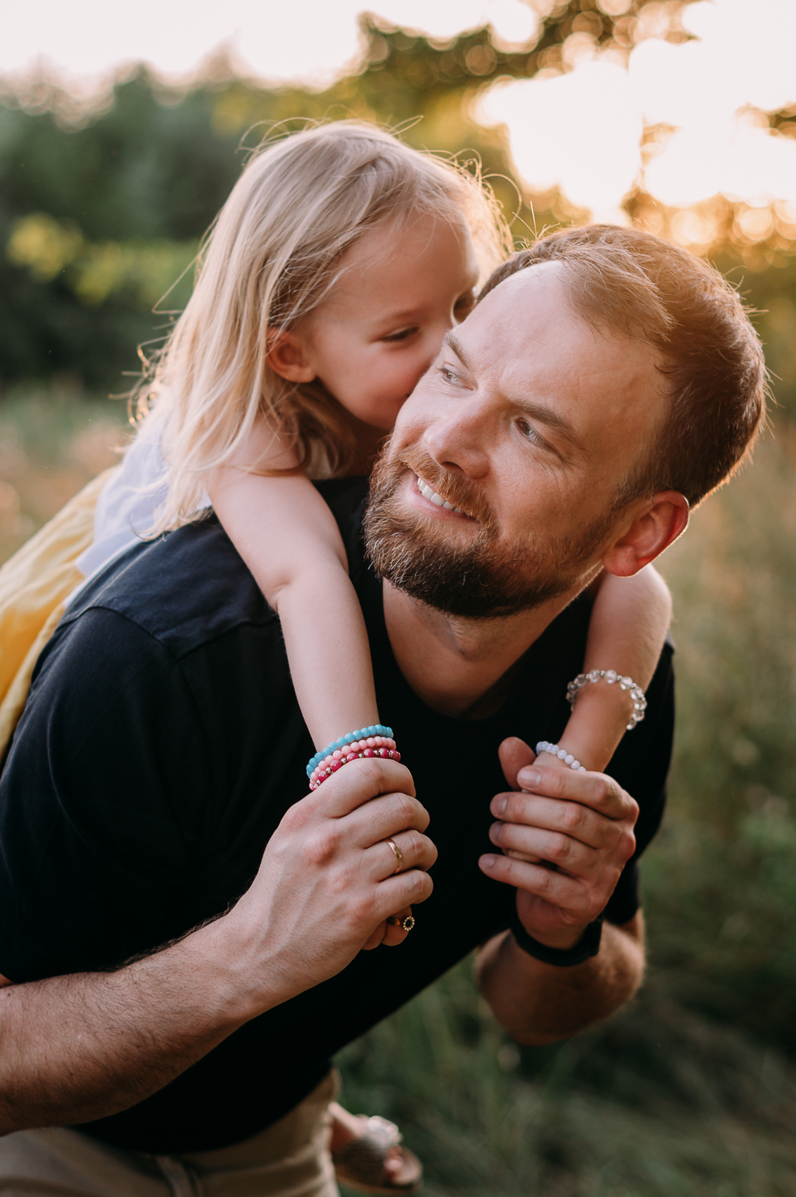 sesja ciążowa podczas złotej godziny Warszawa