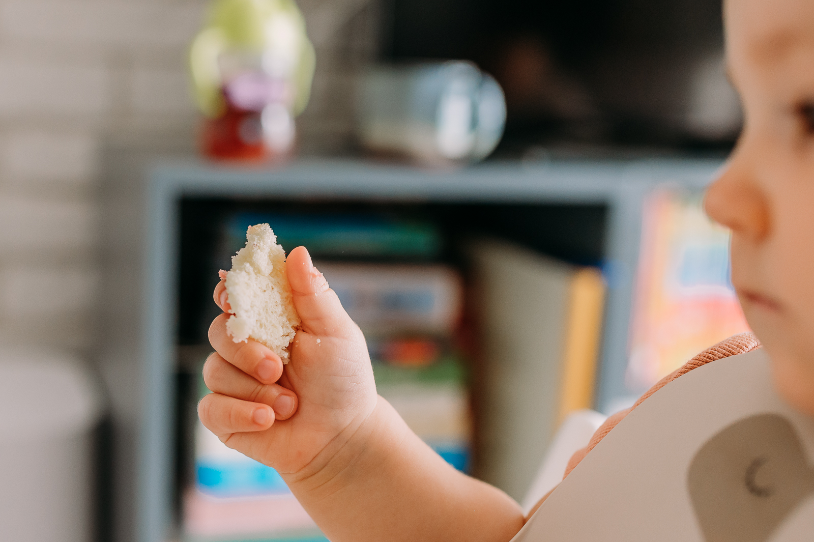 dziecko je tort na pierwsze urodziny