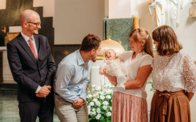 Najważniejsze momenty, które zatrzymuję podczas zdjęć z chrztu w Warszawie