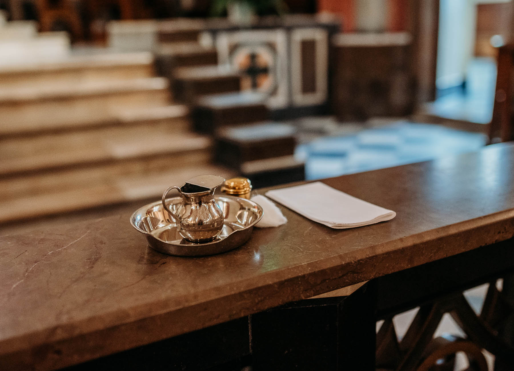 naczynie do polewania główki podczas chrztu w Warszawie